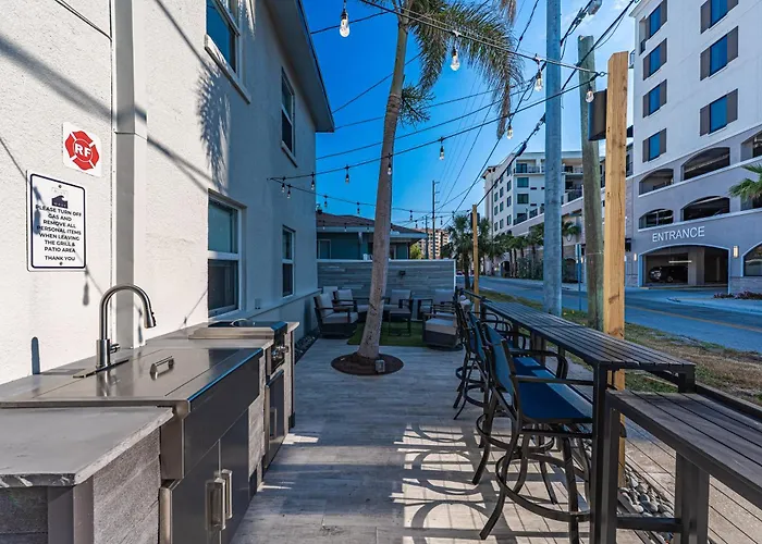 Blue Wave Motel *