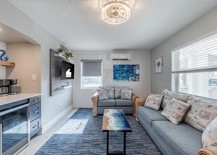 Blue Wave Motel *
